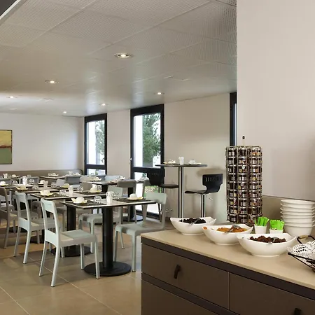 Aparthotel Adagio Lyon Patio Confluence-2